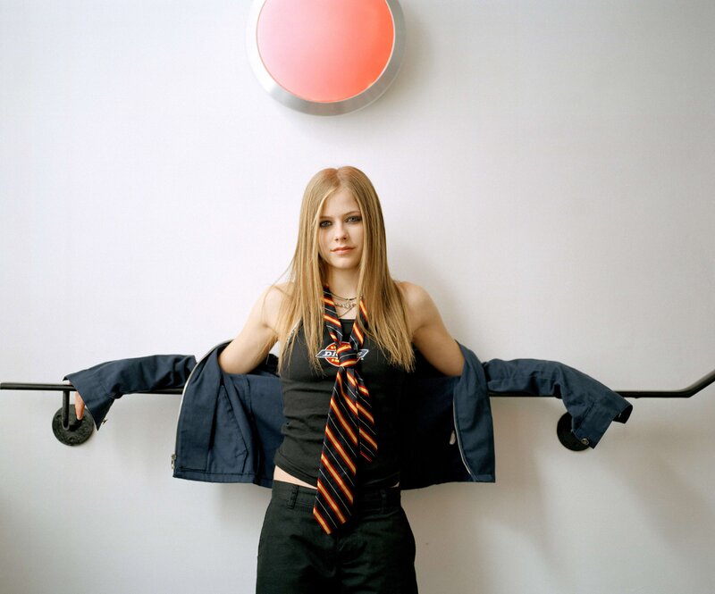 Avril Lavigne in school uniform