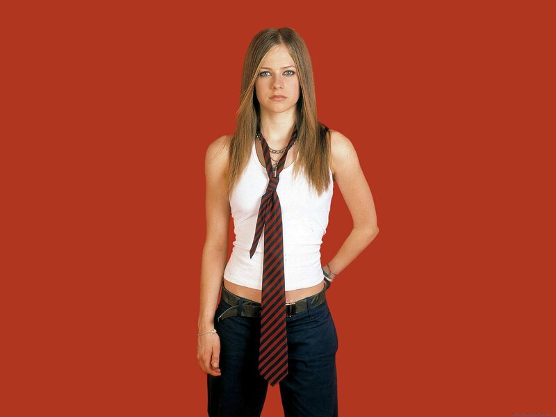 Avril Lavigne in white tank top