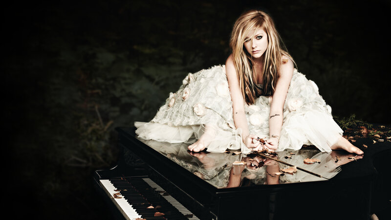 Avril Lavigne on piano