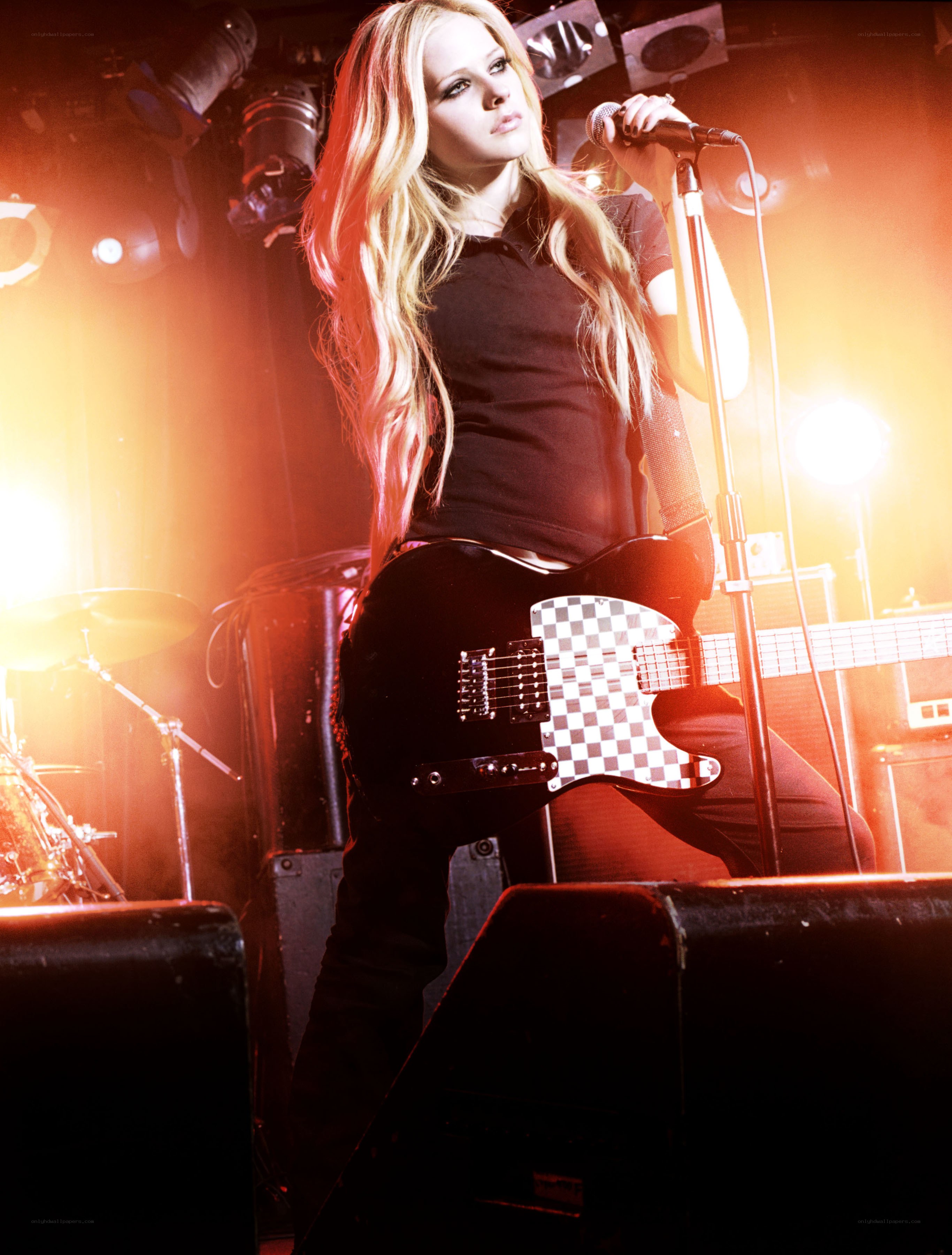Avril Lavigne on stage