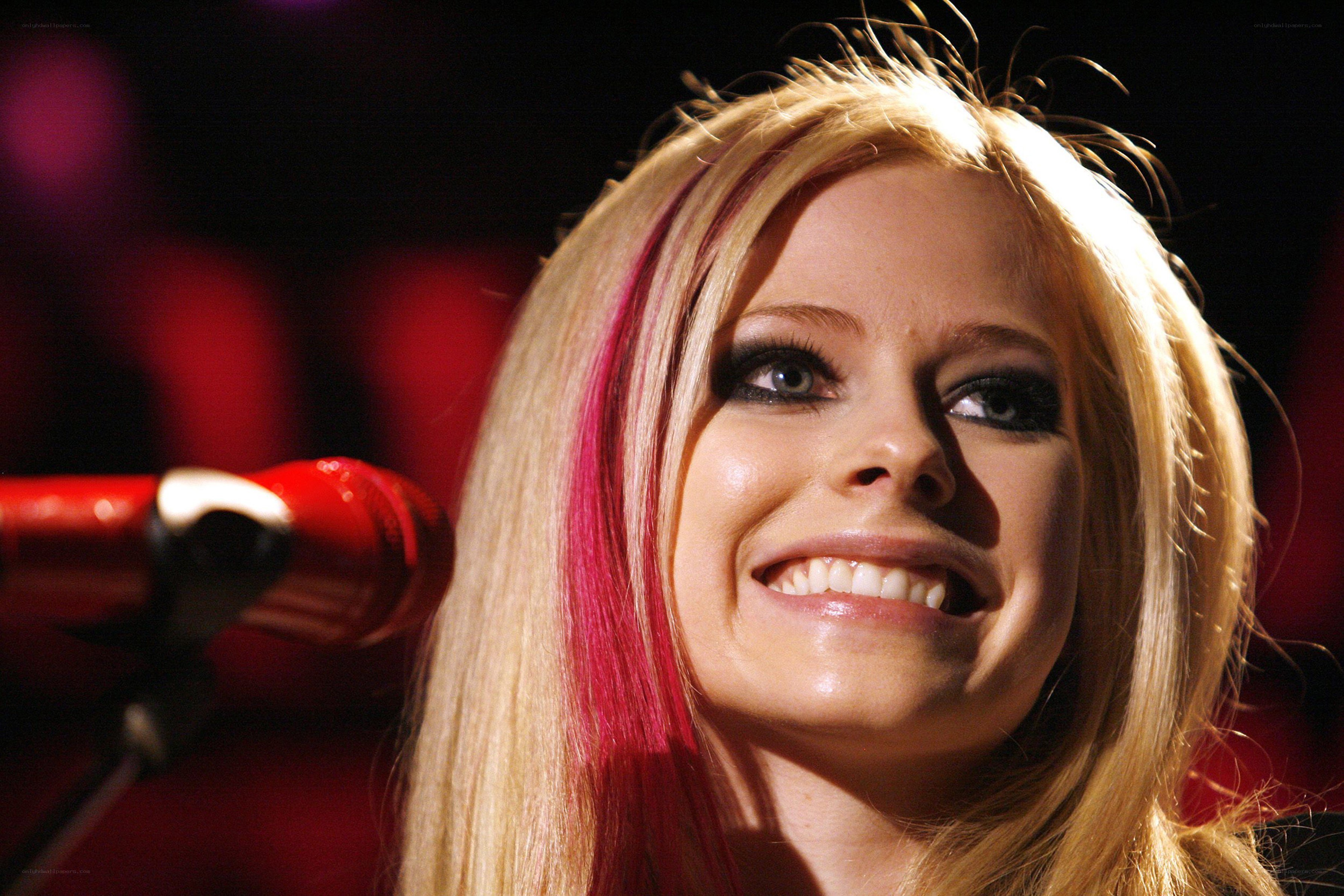 Avril Lavigne on stage