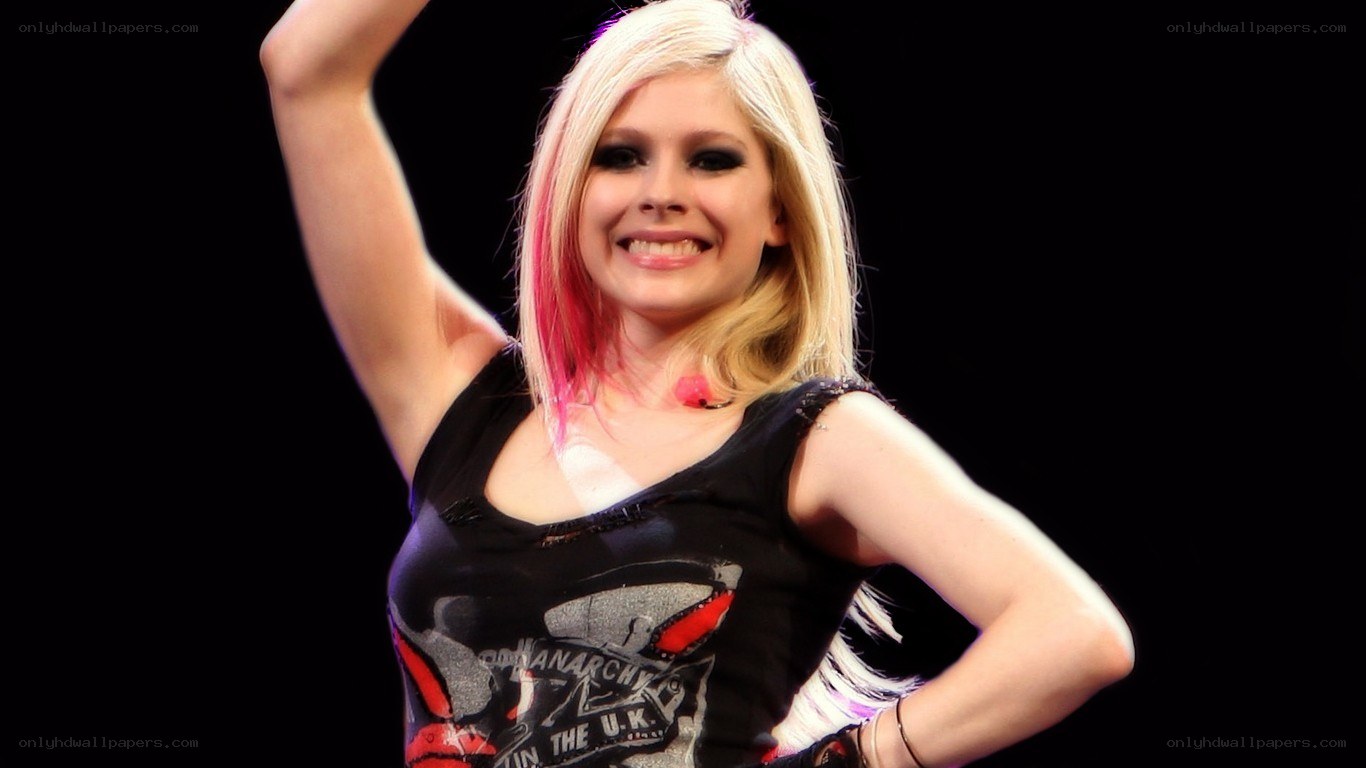 Avril Lavigne on stage
