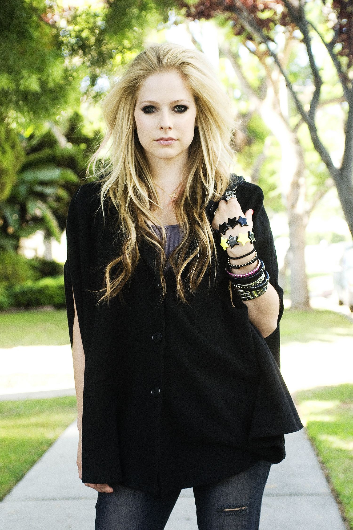 Avril Lavigne outdoors