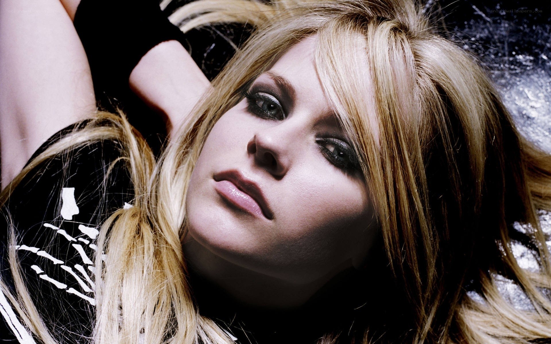 Avril Lavigne portrait