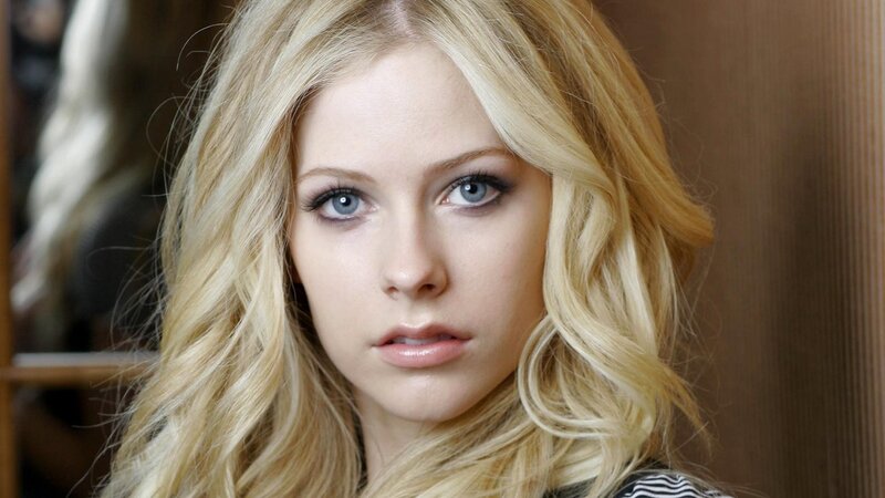 Avril Lavigne portrait
