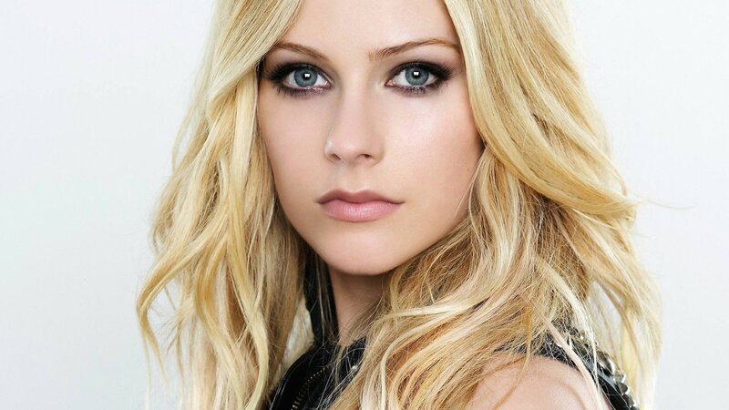 Avril Lavigne portrait