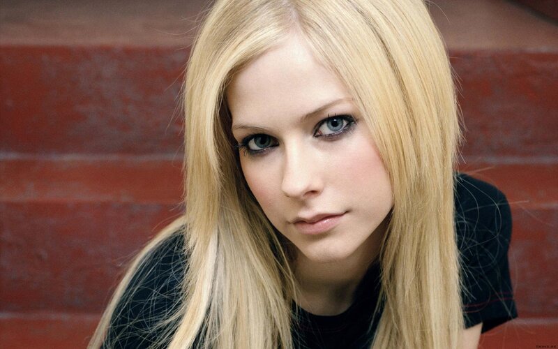 Avril Lavigne portrait