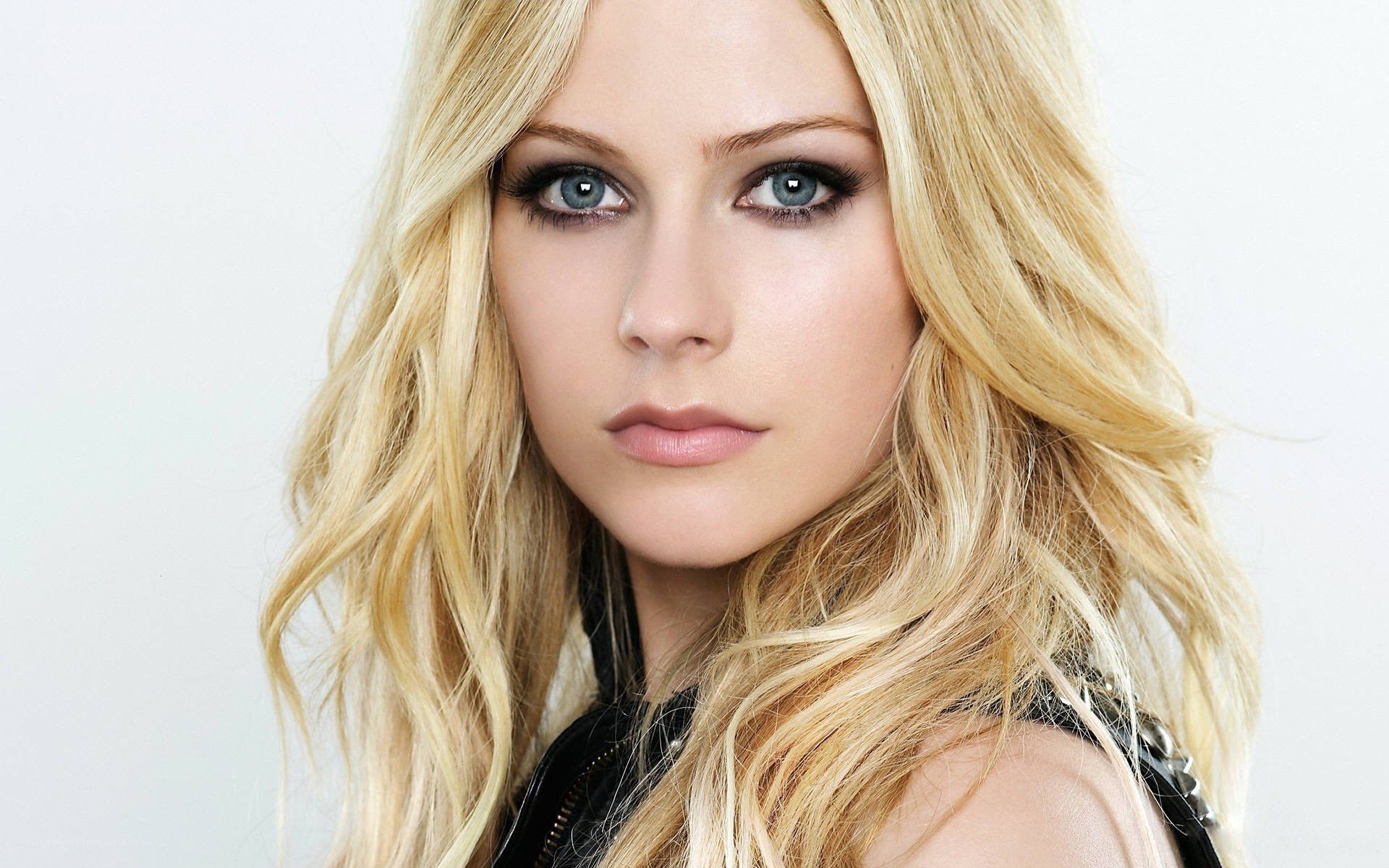 Avril Lavigne portrait