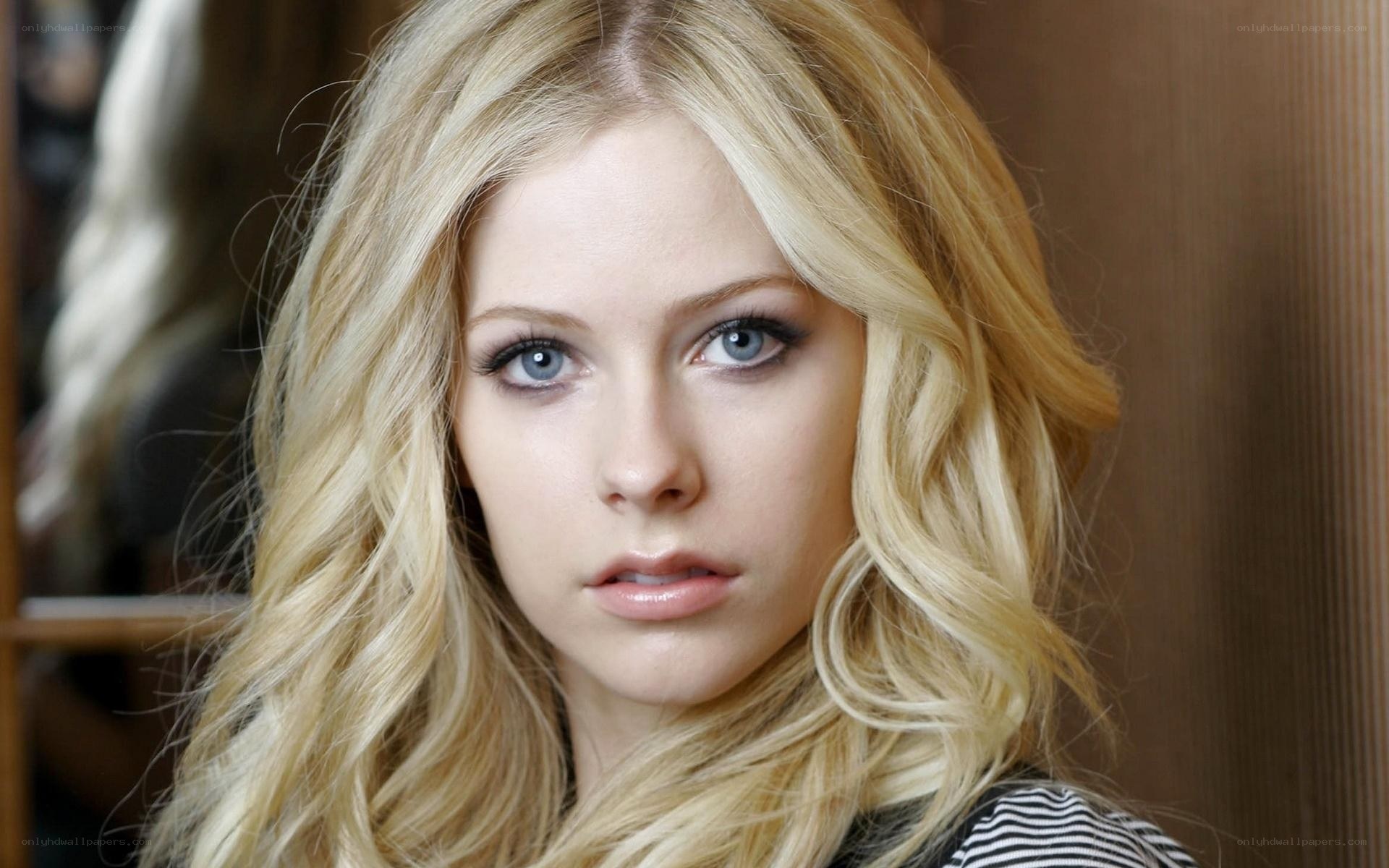 Avril Lavigne portrait