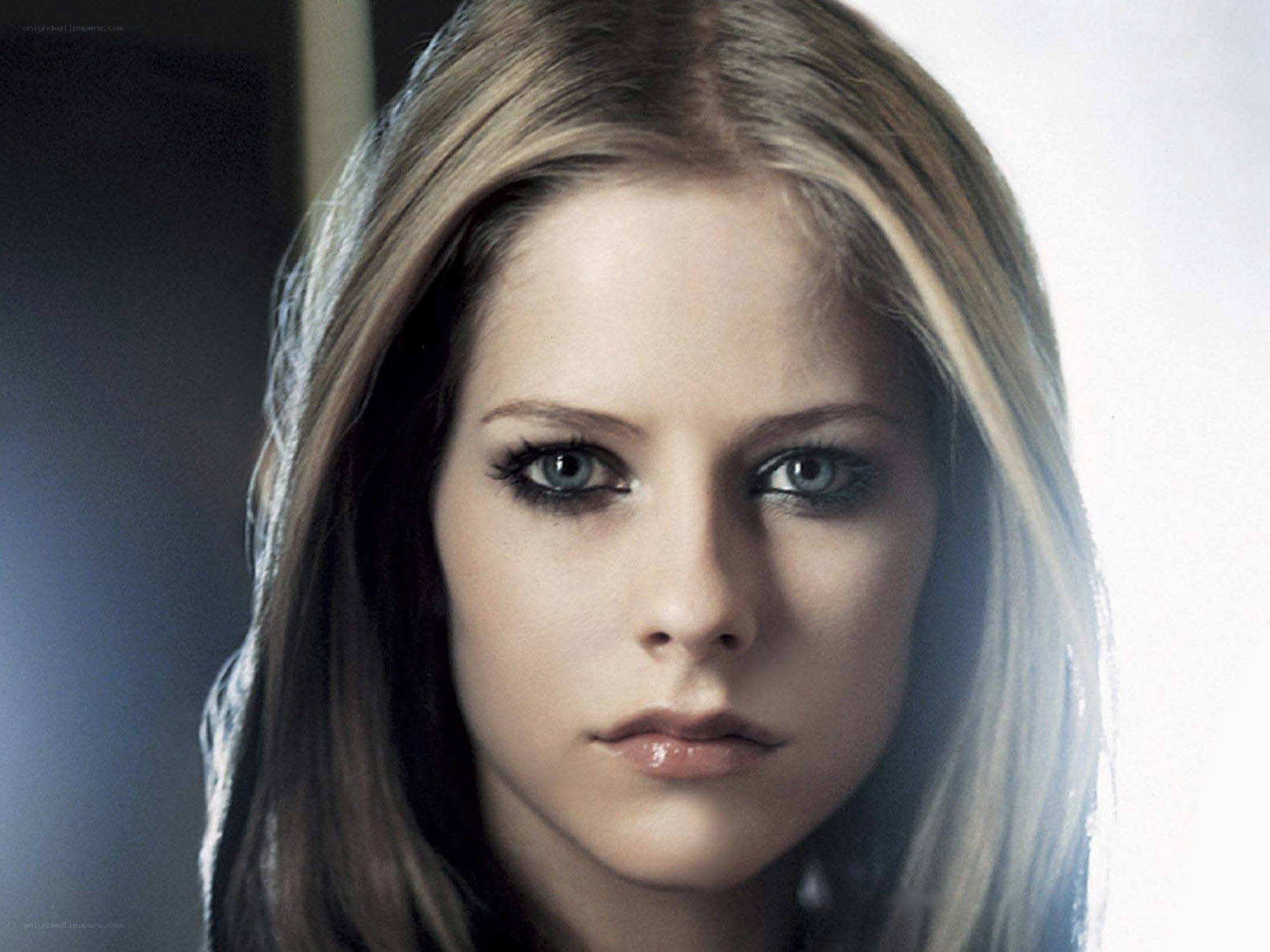Avril Lavigne portrait