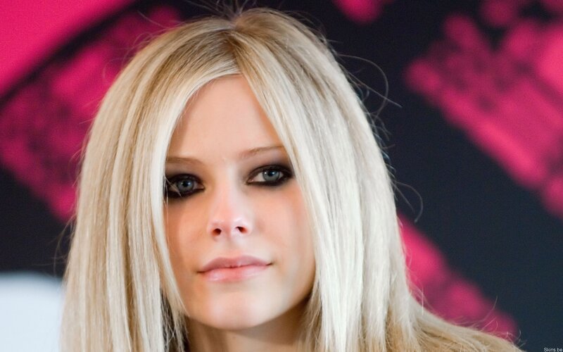 Avril Lavigne portrait