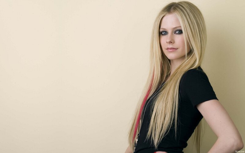 Avril Lavigne portrait