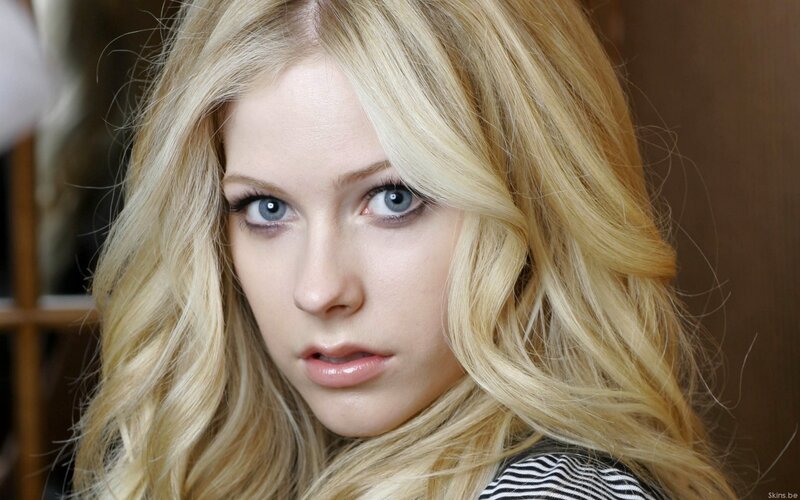 Avril Lavigne portrait