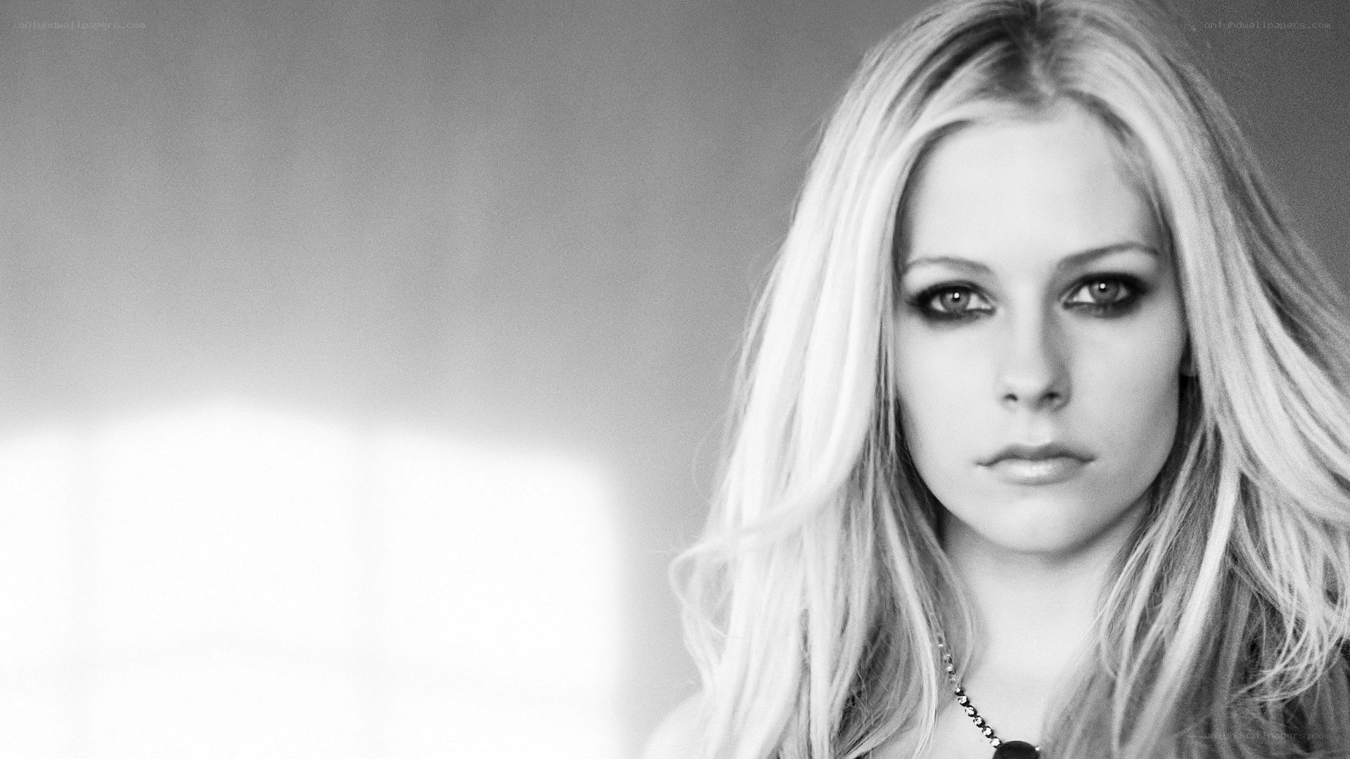 Avril Lavigne portrait
