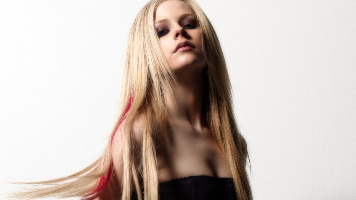 Avril Lavigne portrait