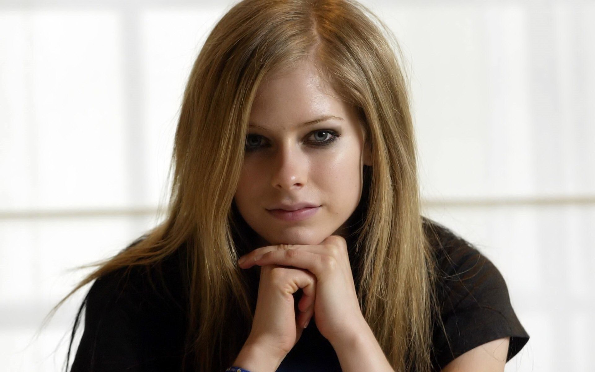Avril Lavigne portrait