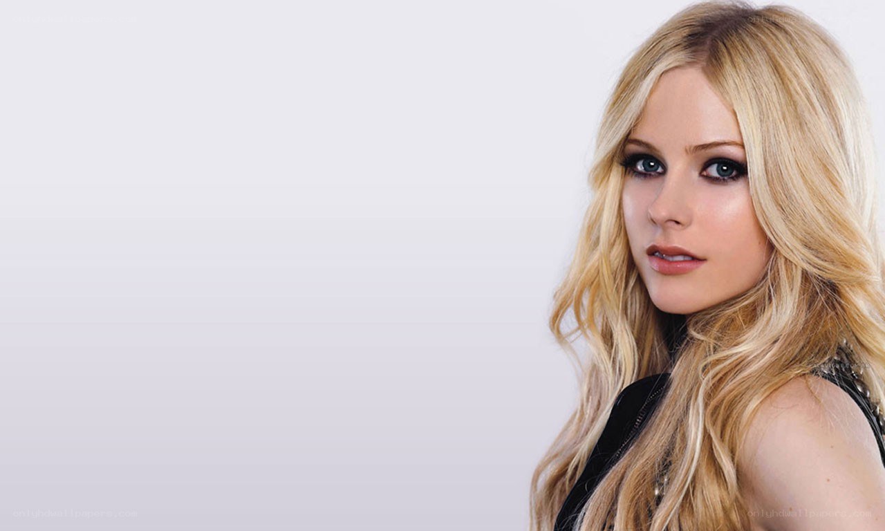 Avril Lavigne portrait