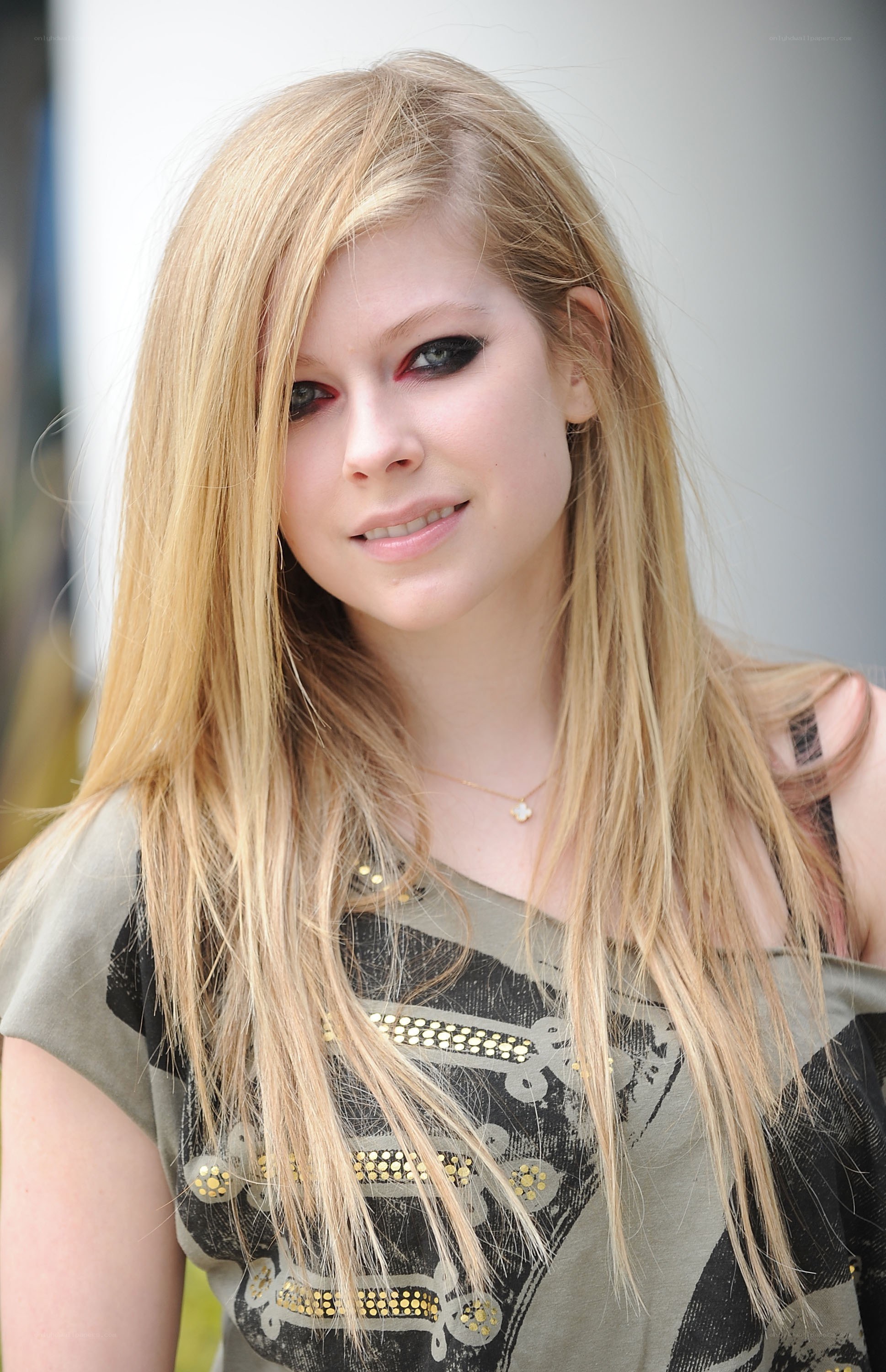 Avril Lavigne portrait