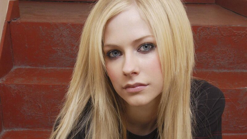 Avril Lavigne portrait