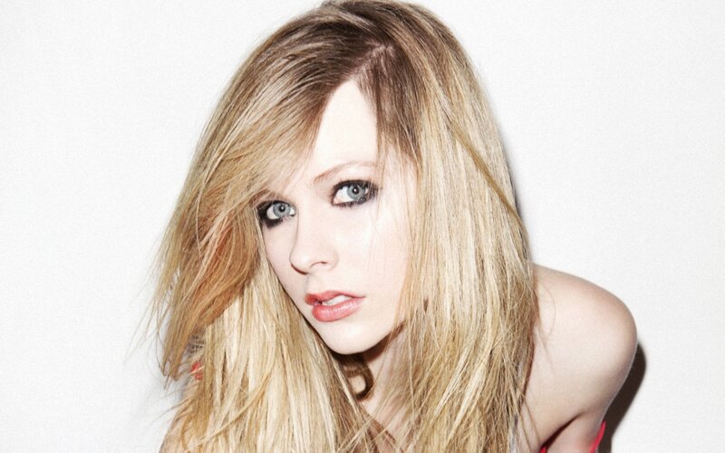 Avril Lavigne portrait
