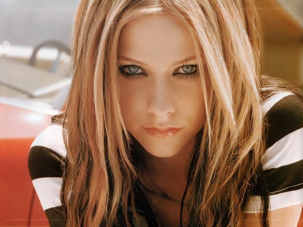 Avril Lavigne portrait