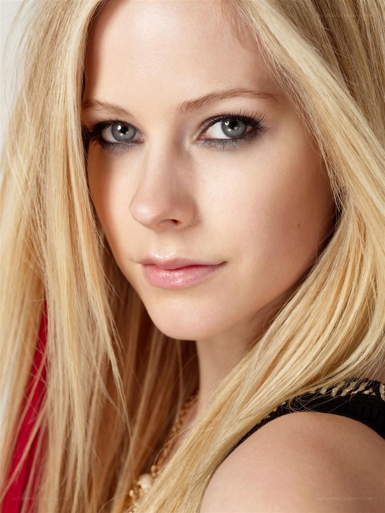Avril Lavigne portrait