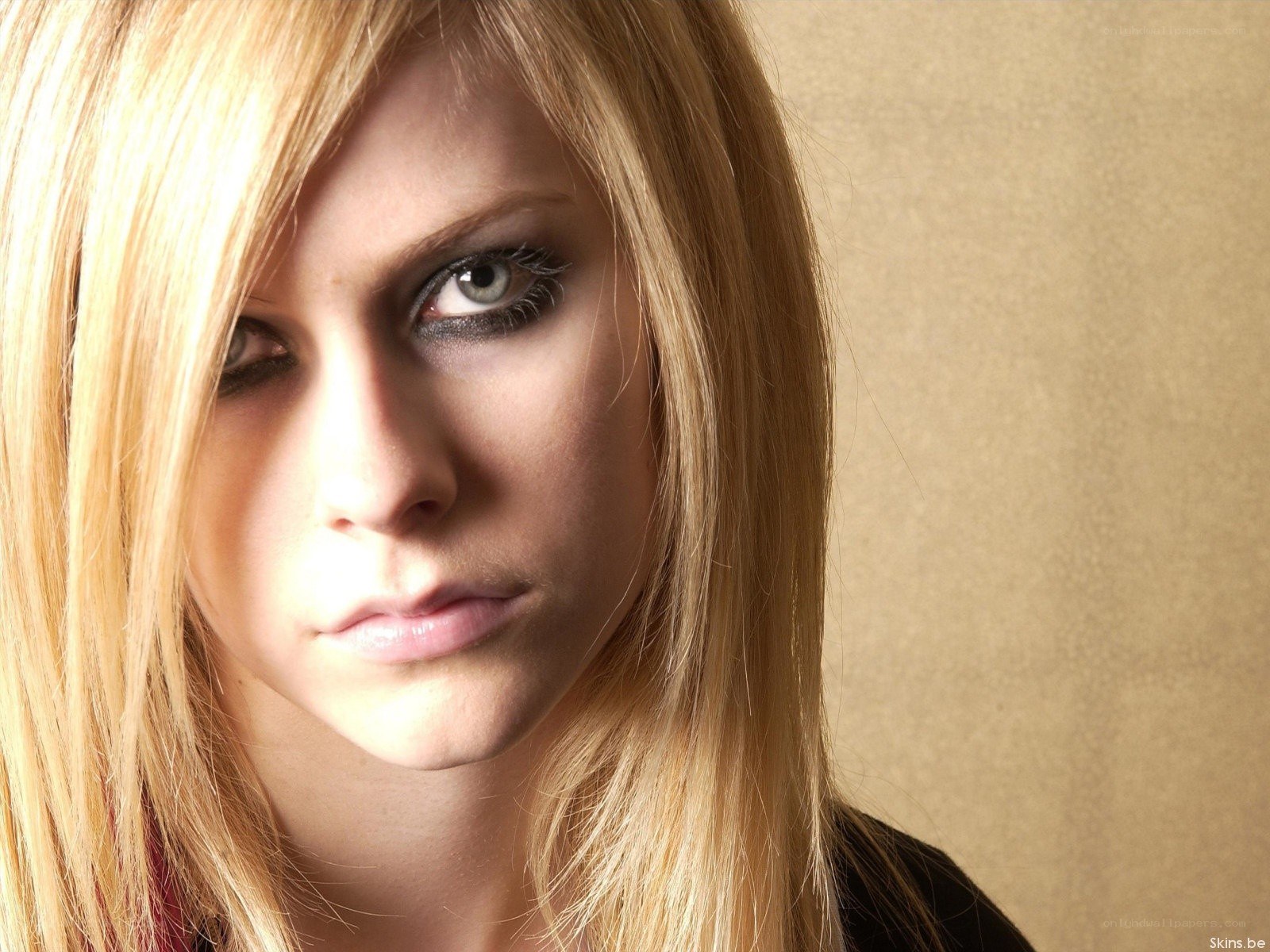 Avril Lavigne portrait