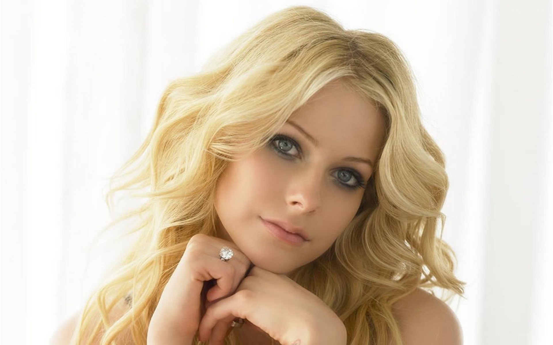 Avril Lavigne portrait