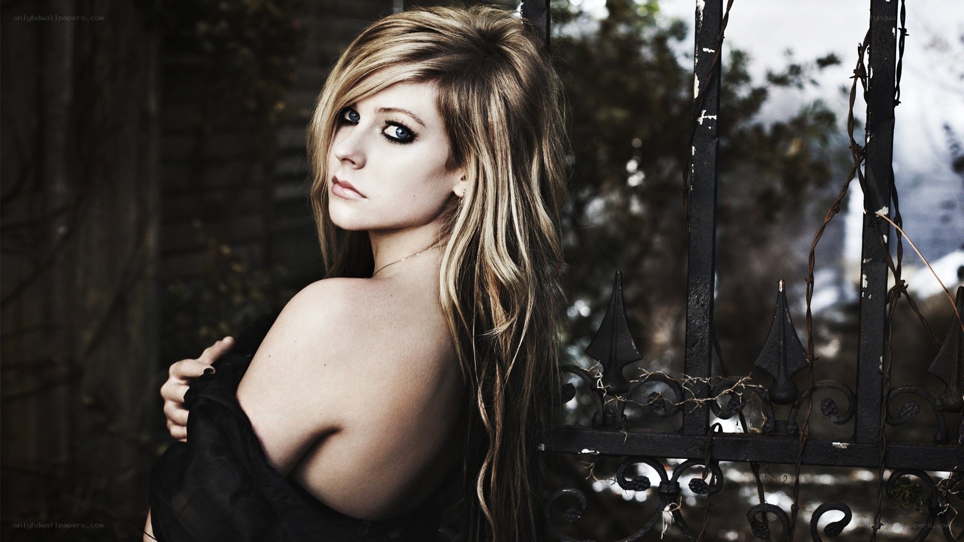 Avril Lavigne portrait