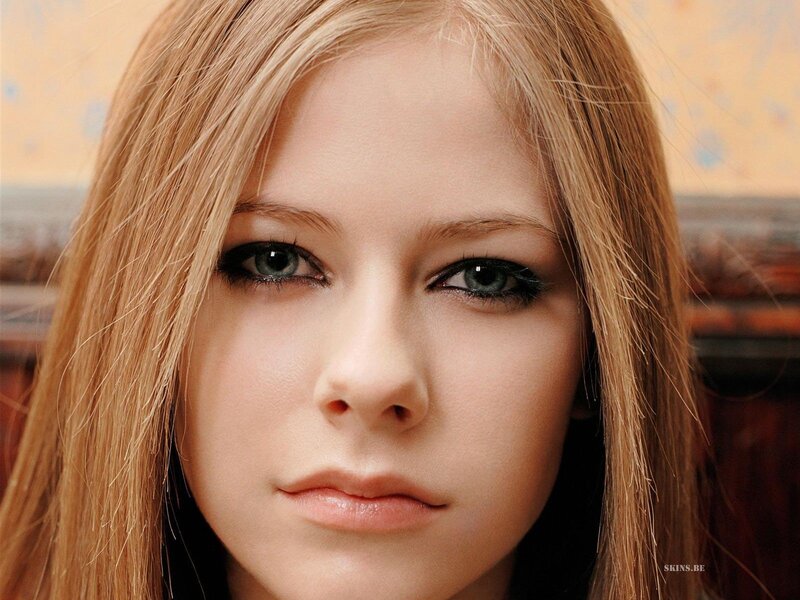Avril Lavigne portrait