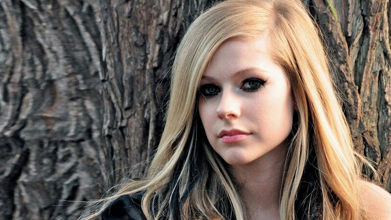 Avril Lavigne portrait