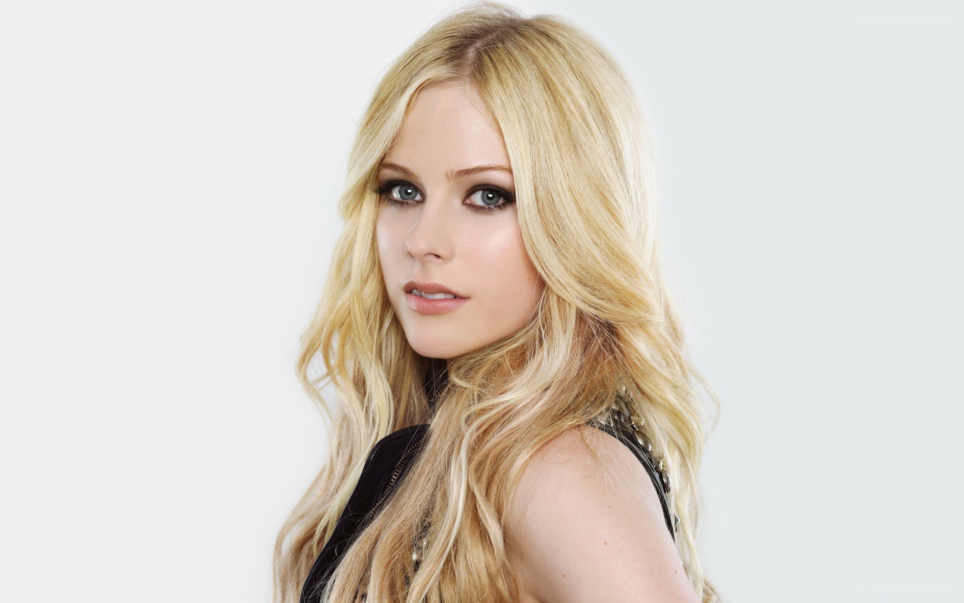 Avril Lavigne portrait