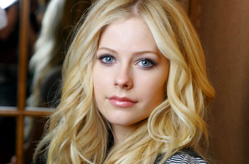 Avril Lavigne portrait