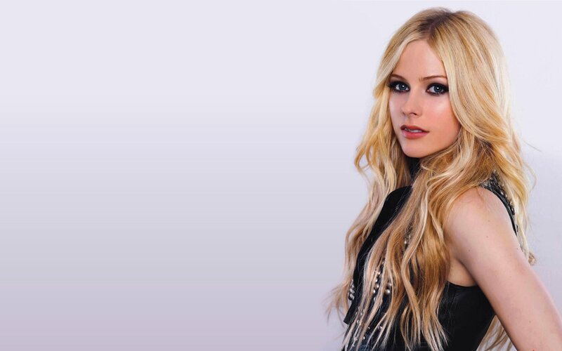 Avril Lavigne portrait