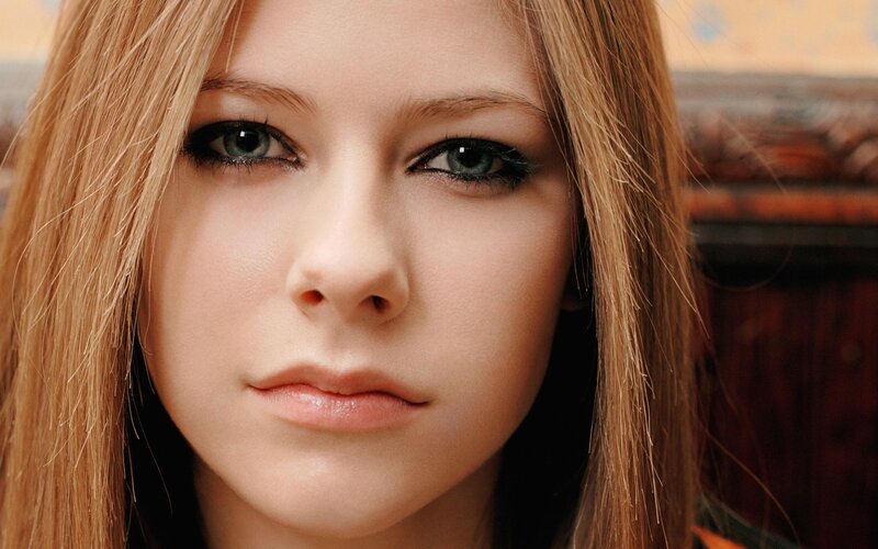 Avril Lavigne portrait