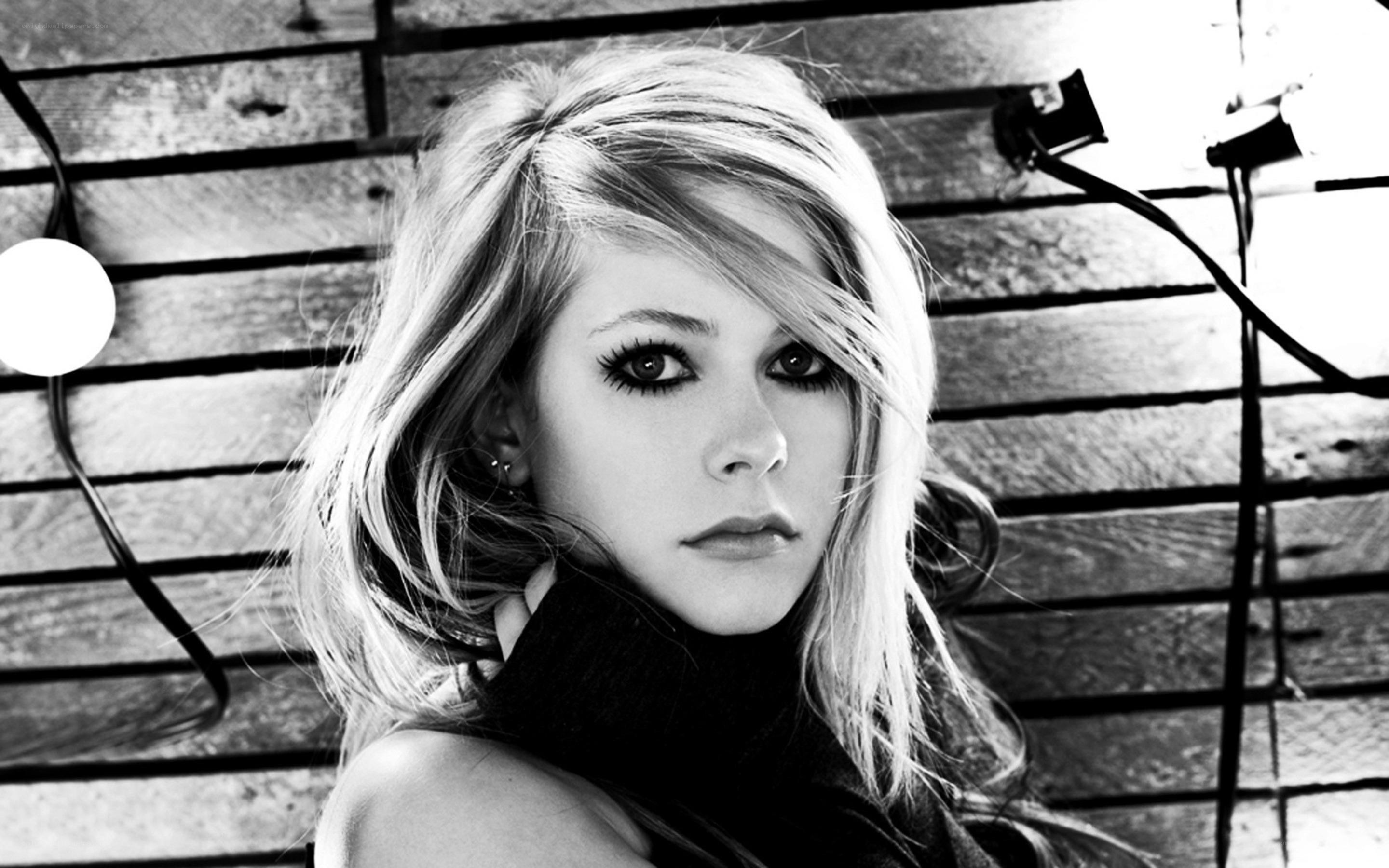 Avril Lavigne portrait