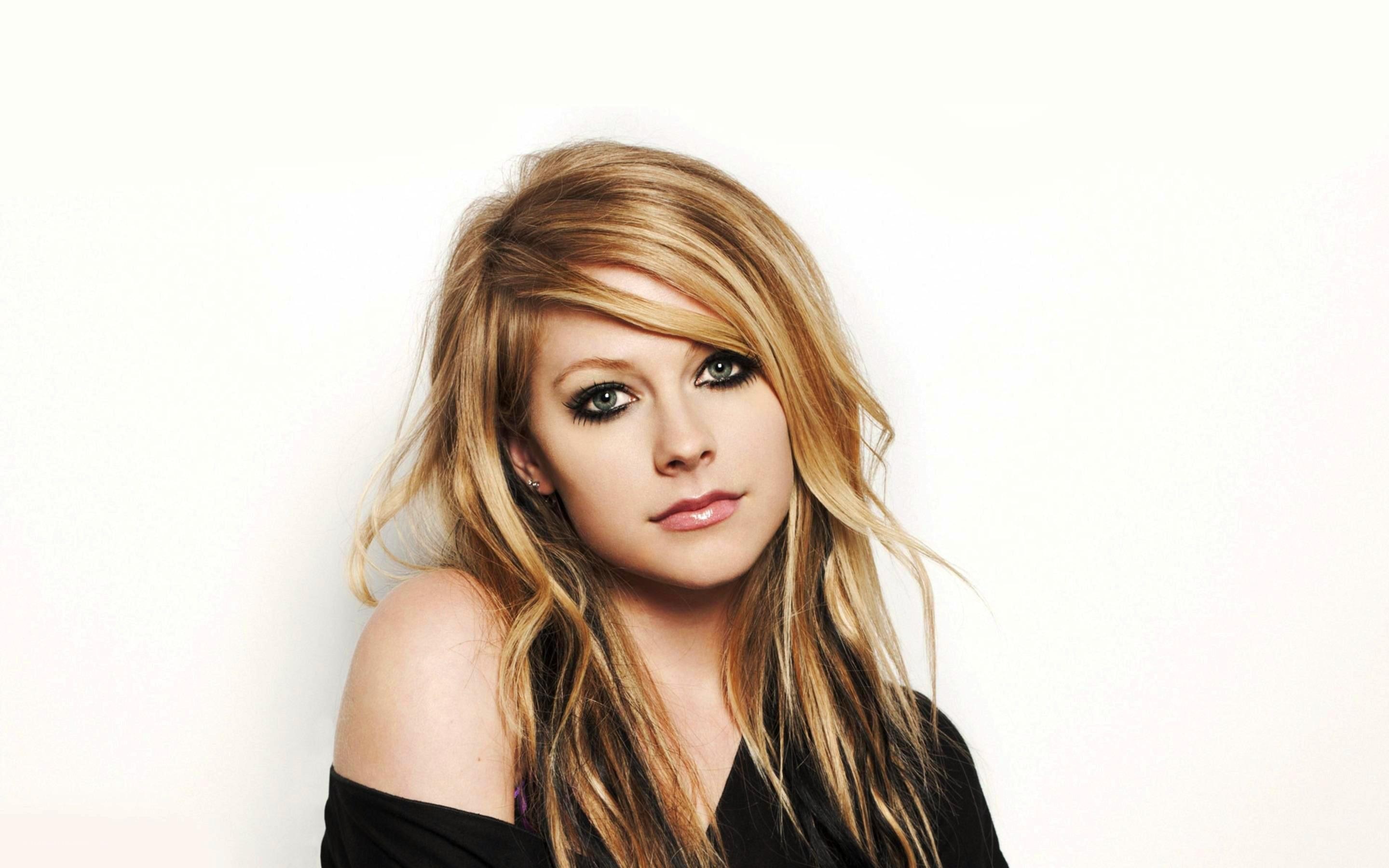 Avril Lavigne portrait
