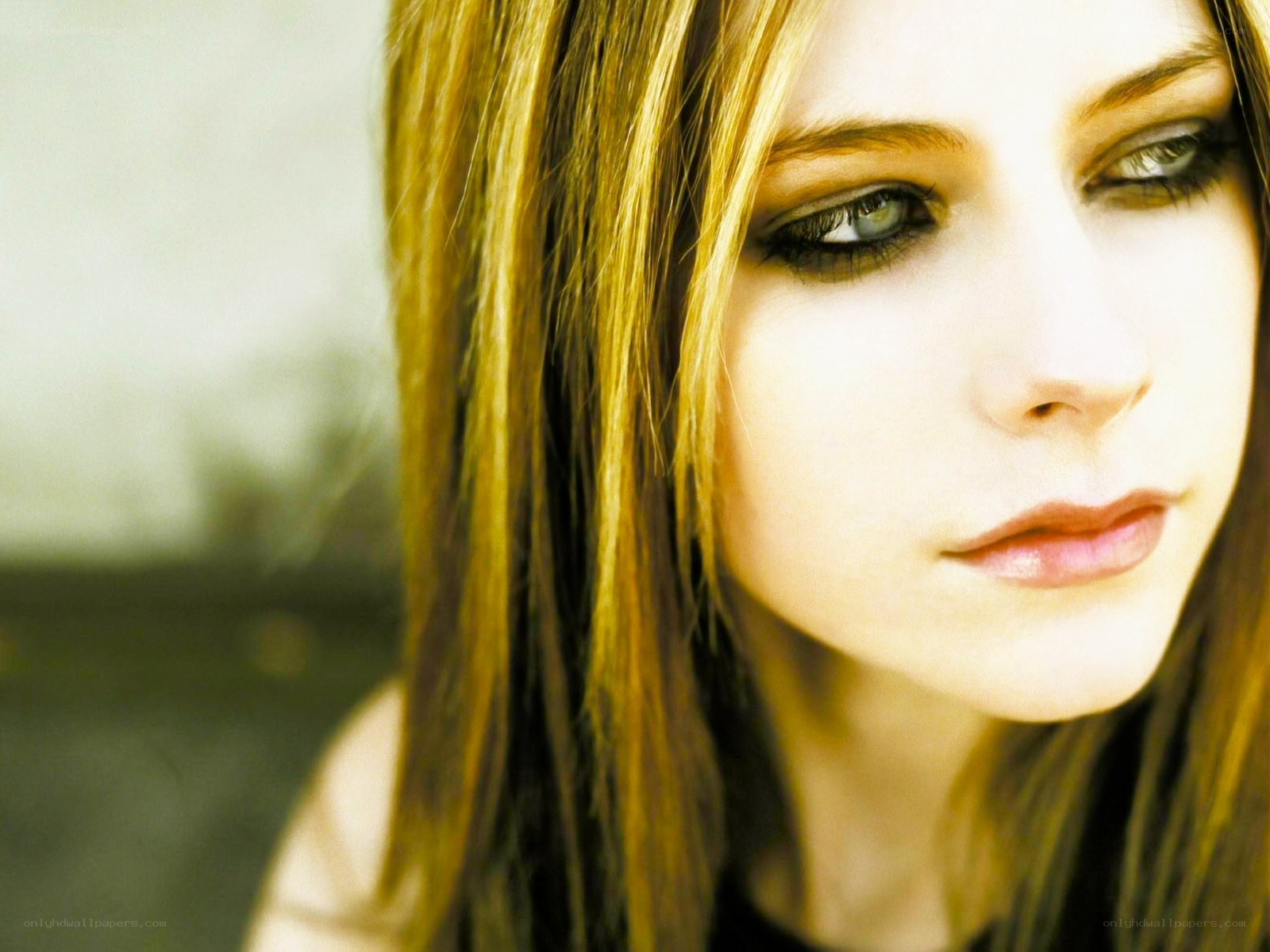 Avril Lavigne portrait