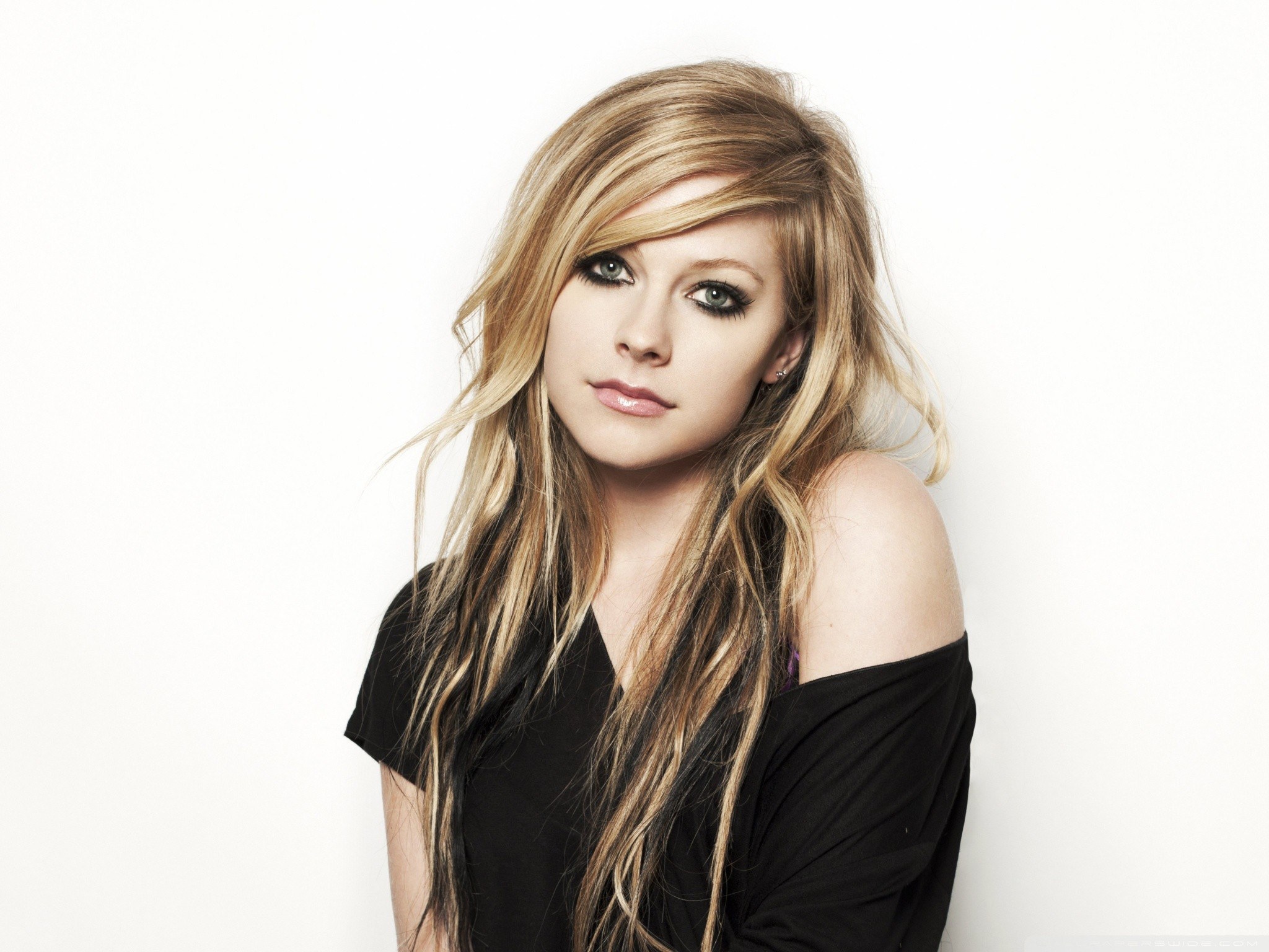 Avril Lavigne portrait
