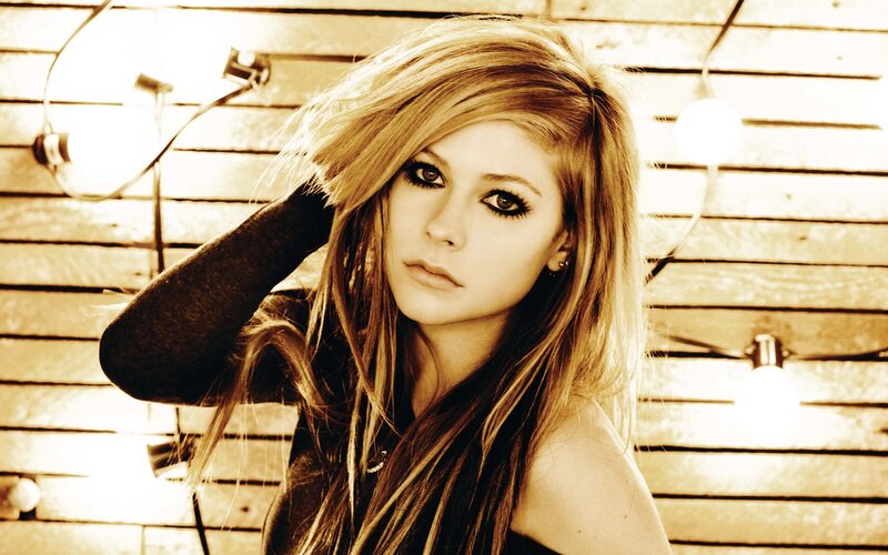 Avril Lavigne portrait