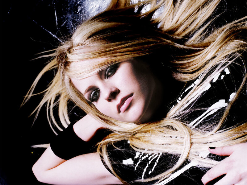 Avril Lavigne portrait