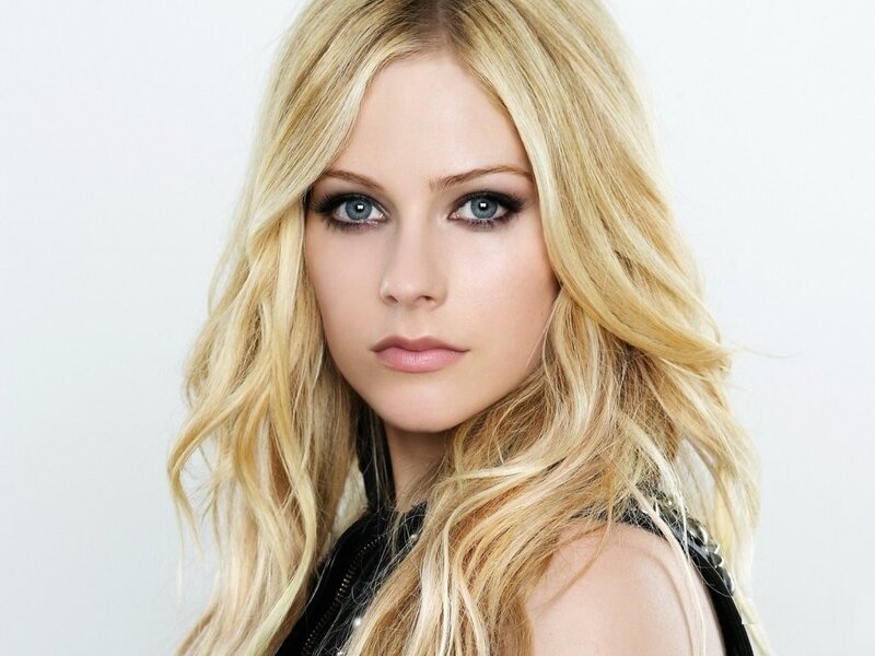 Avril Lavigne portrait
