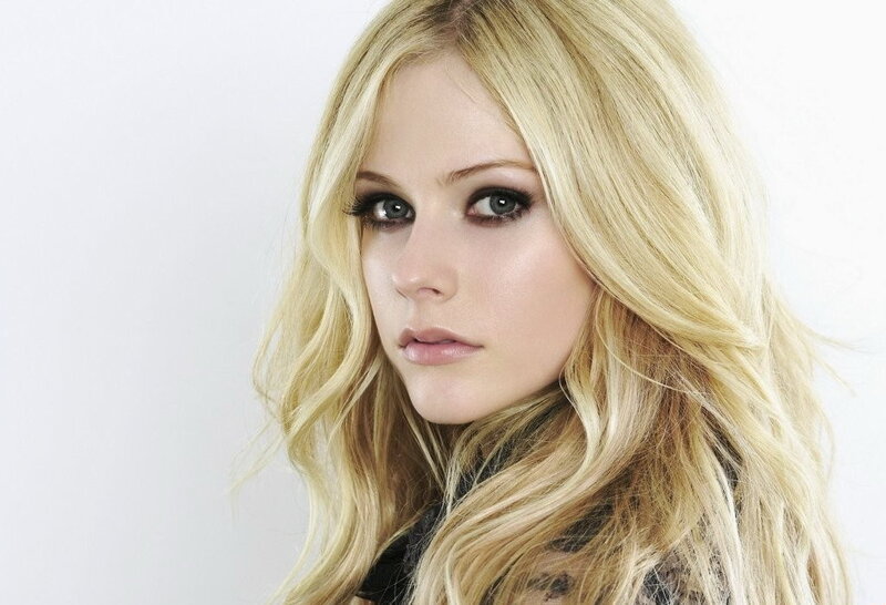 Avril Lavigne portrait