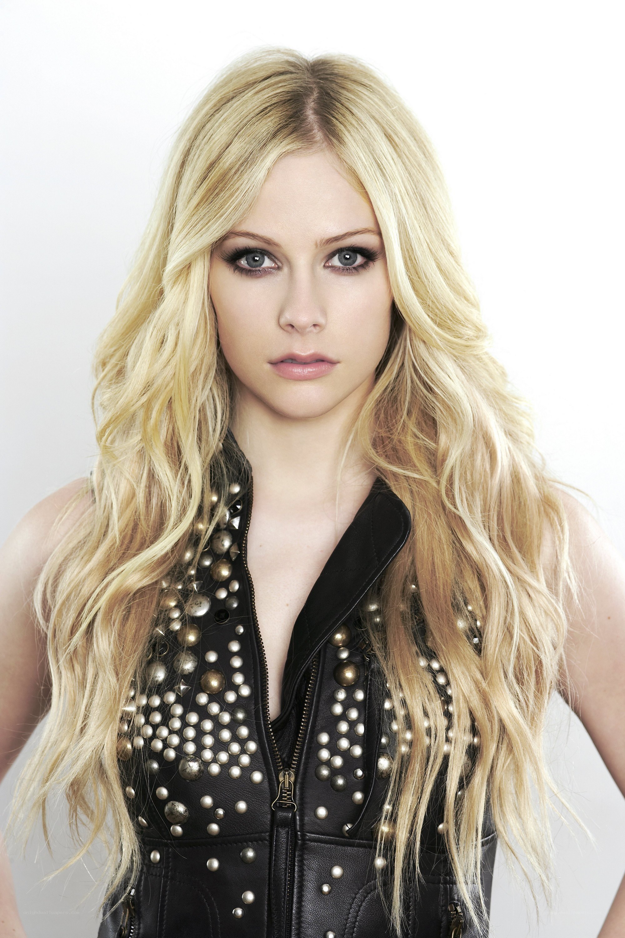 Avril Lavigne portrait