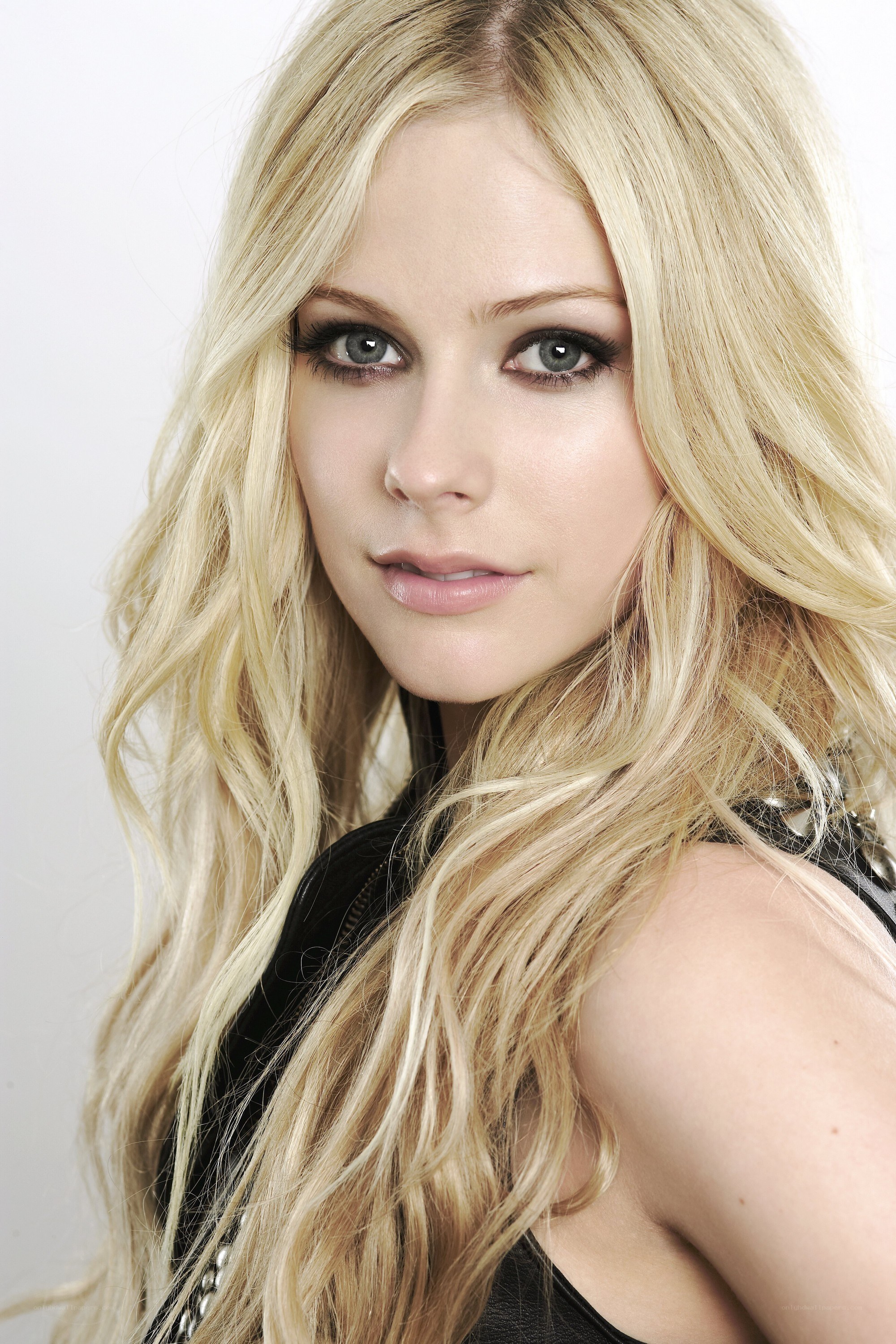 Avril Lavigne portrait