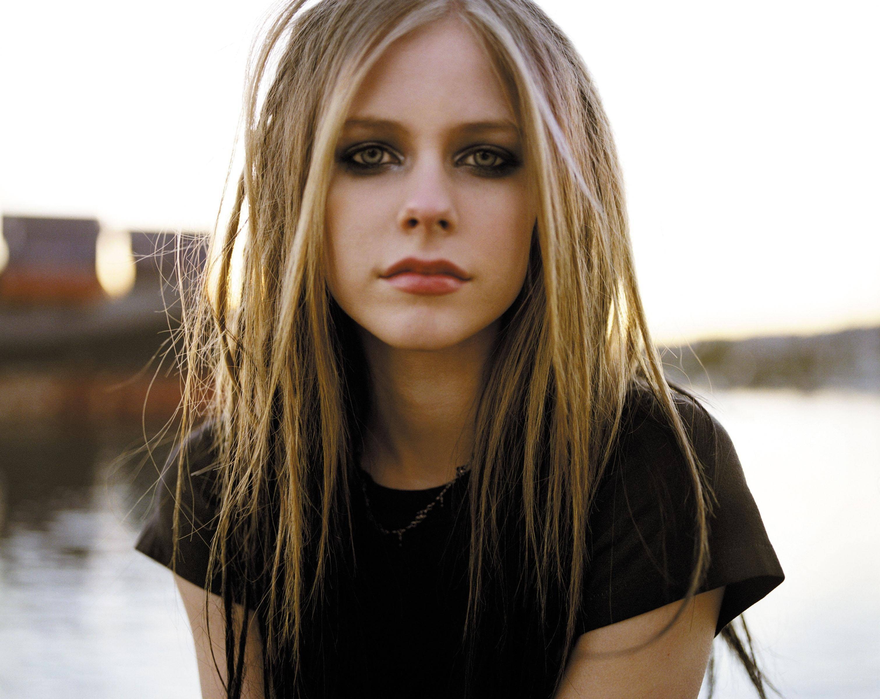 Avril Lavigne portrait