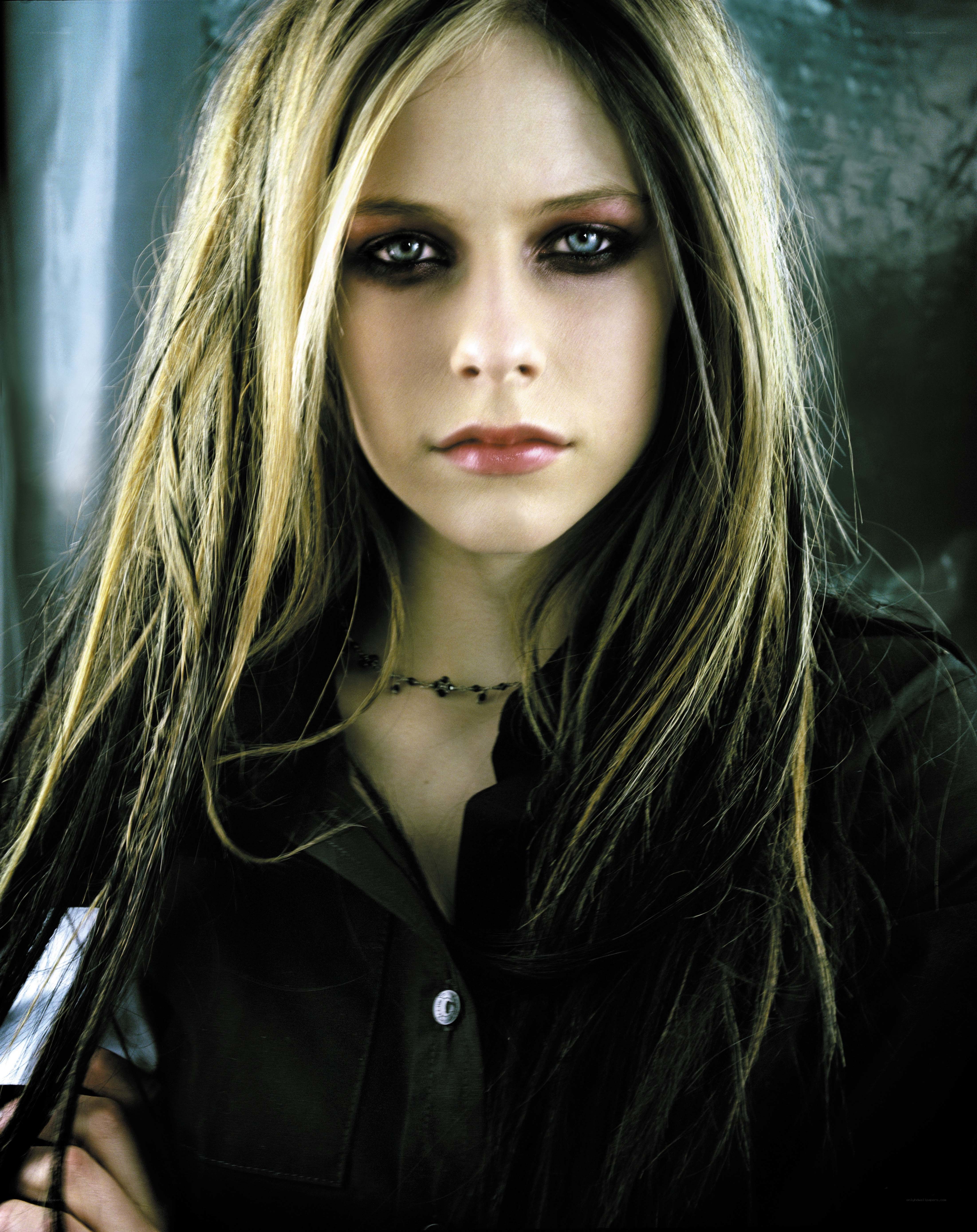 Avril Lavigne portrait