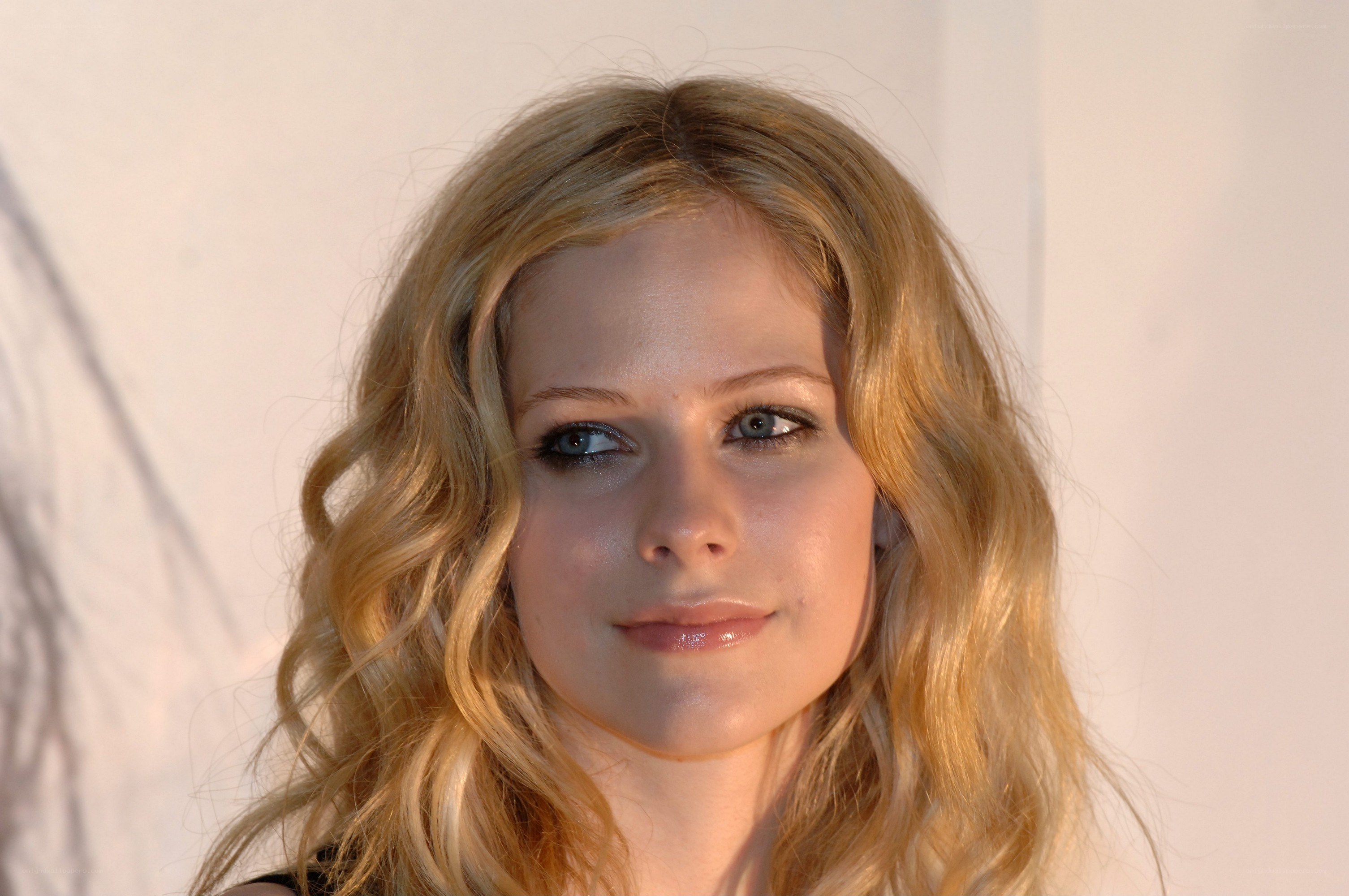 Avril Lavigne portrait