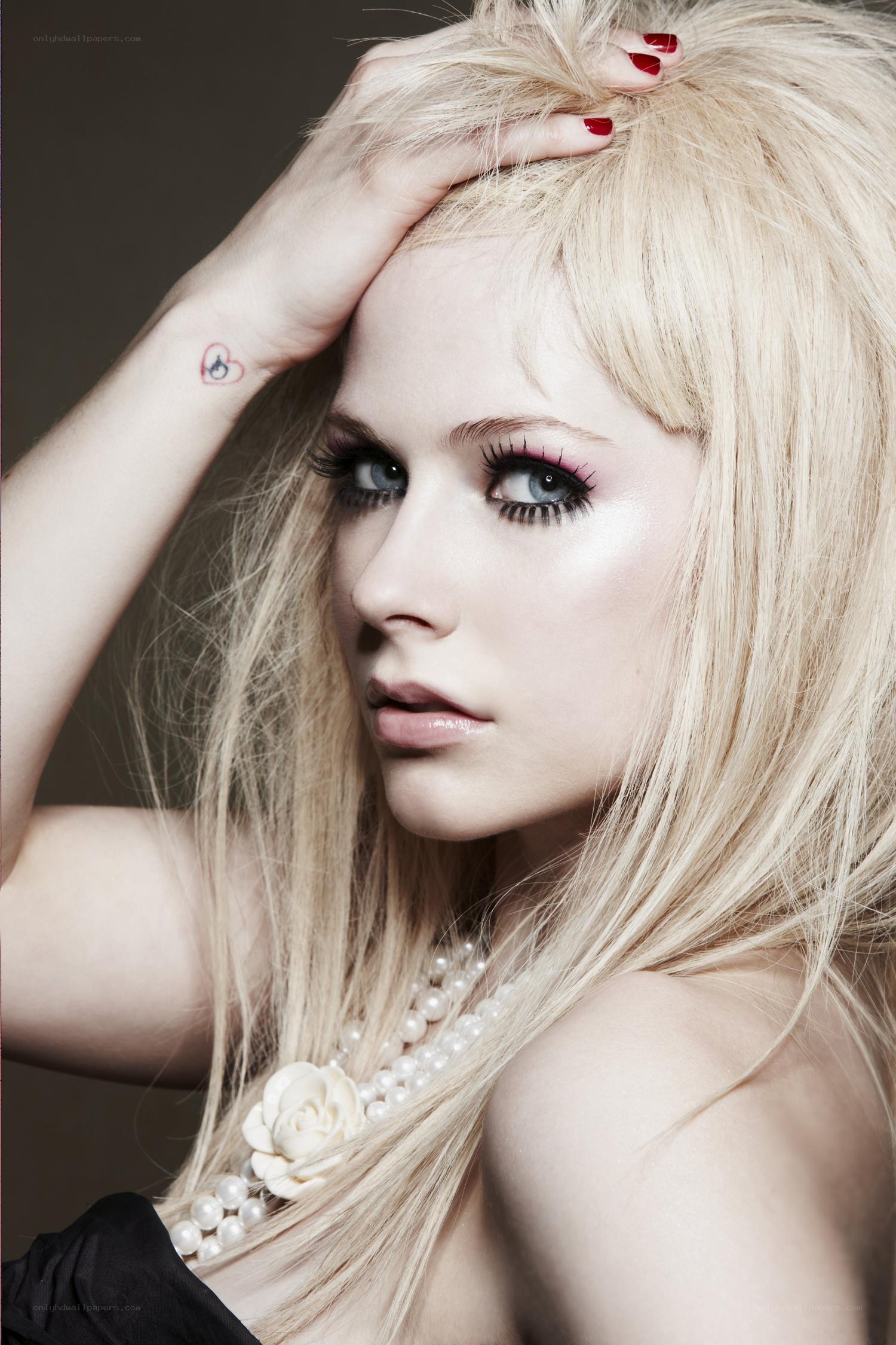 Avril Lavigne portrait