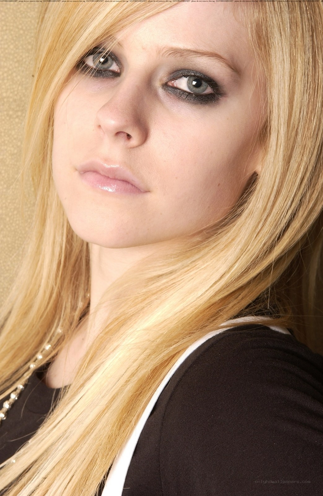 Avril Lavigne portrait